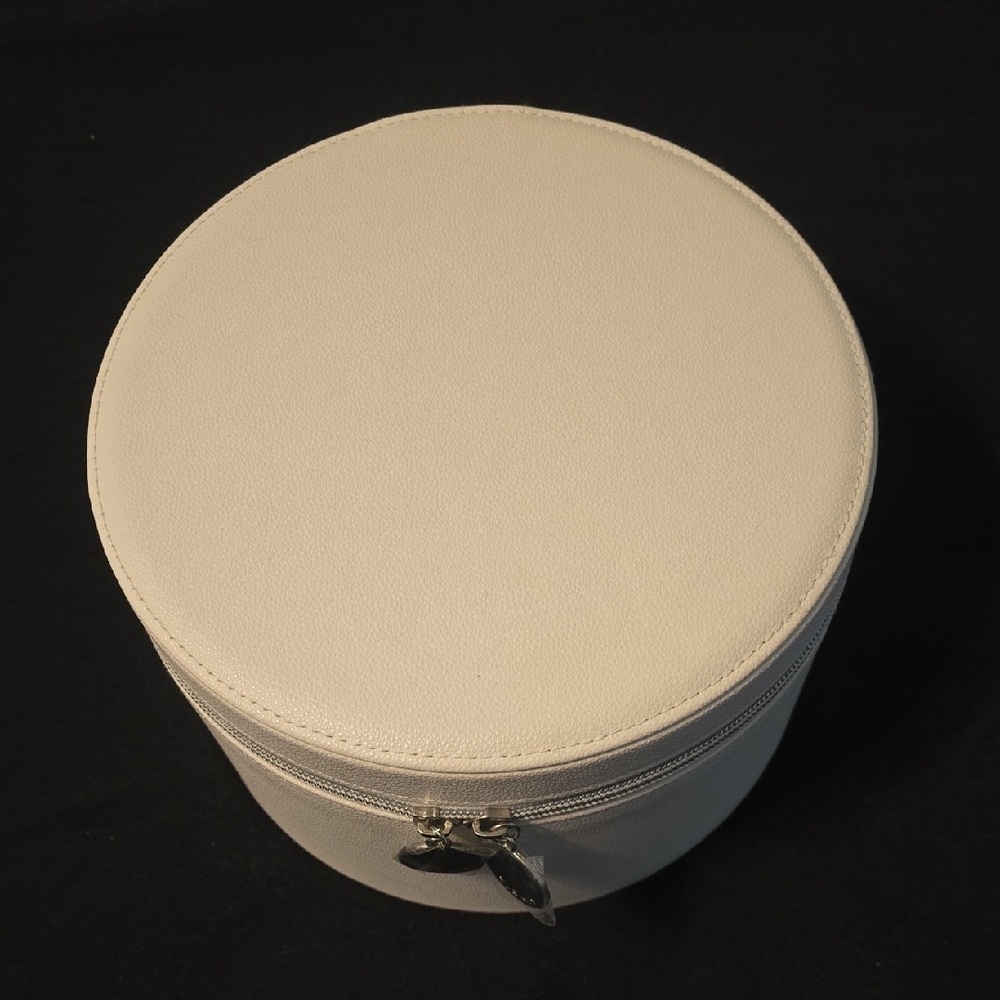 ELEMIS Cream Cosmetic Case
